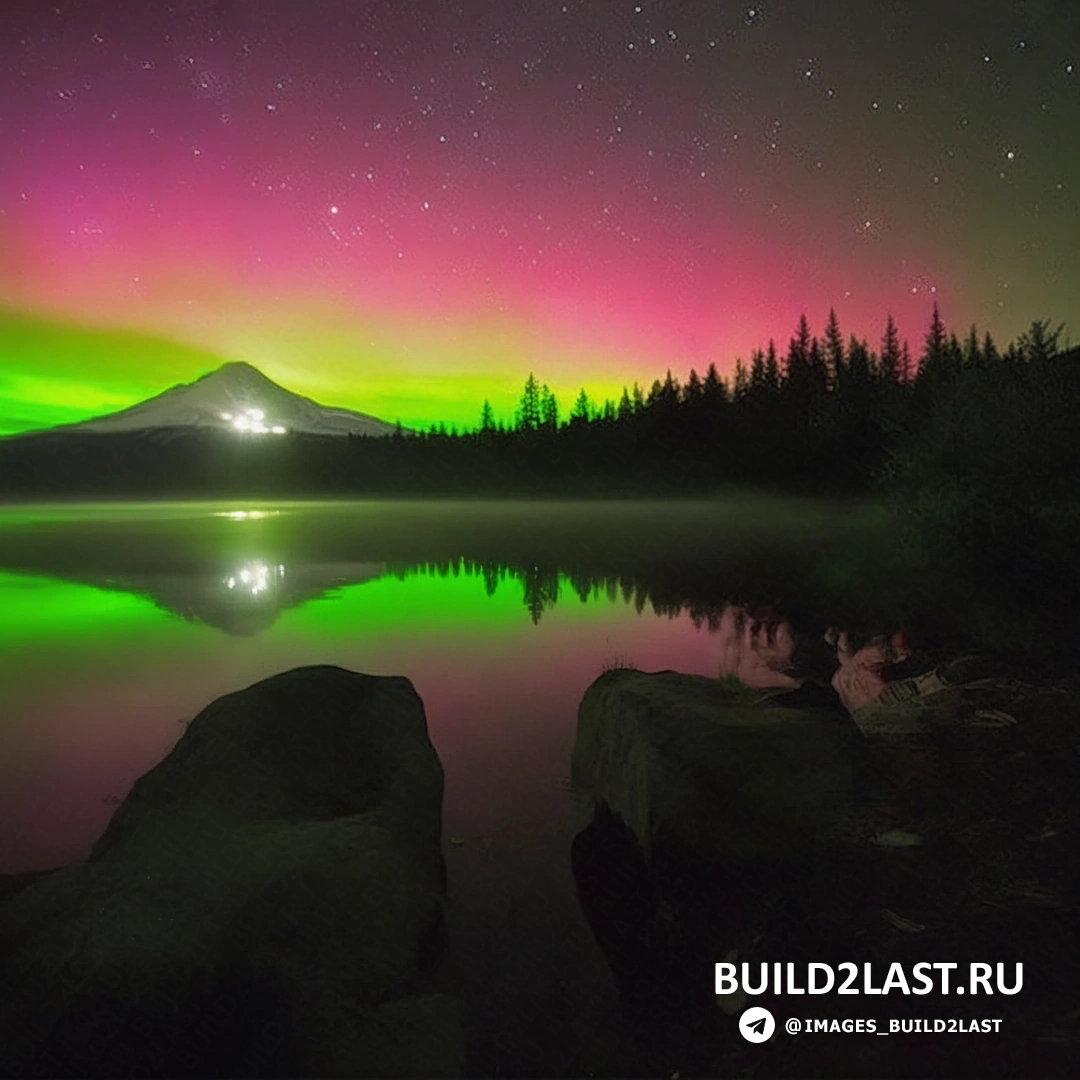 Фотография ночного неба с яркими звездами и галактическими облаками, представляющая Млечный Путь
